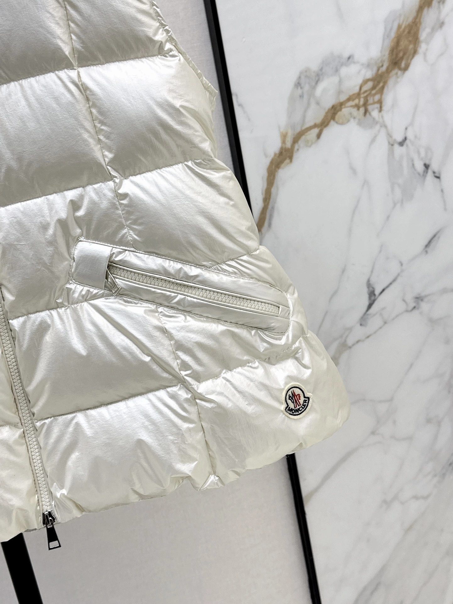 Seasonal Moncler Down Jackets 146649