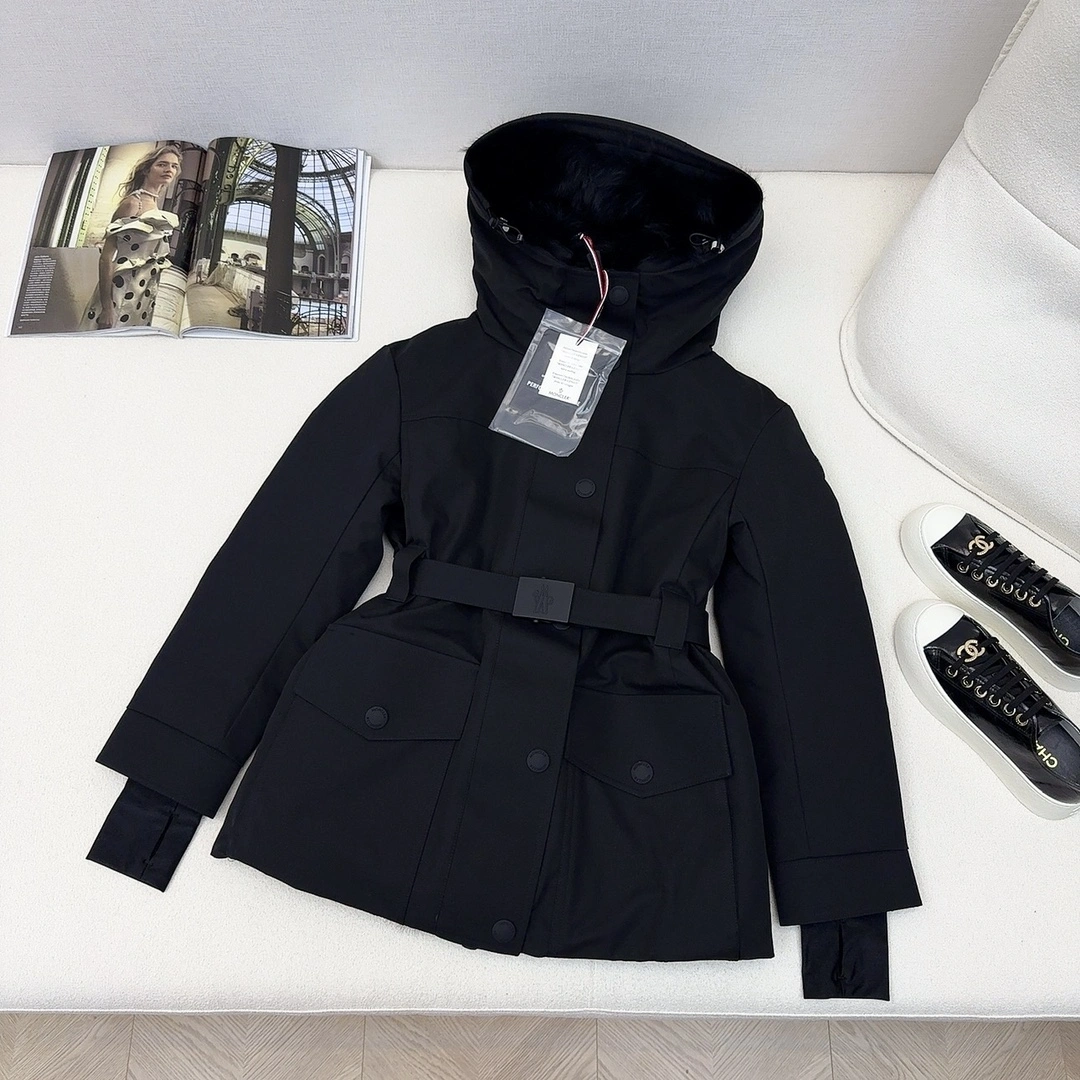 Moncler Down Jackets Versatile 146648