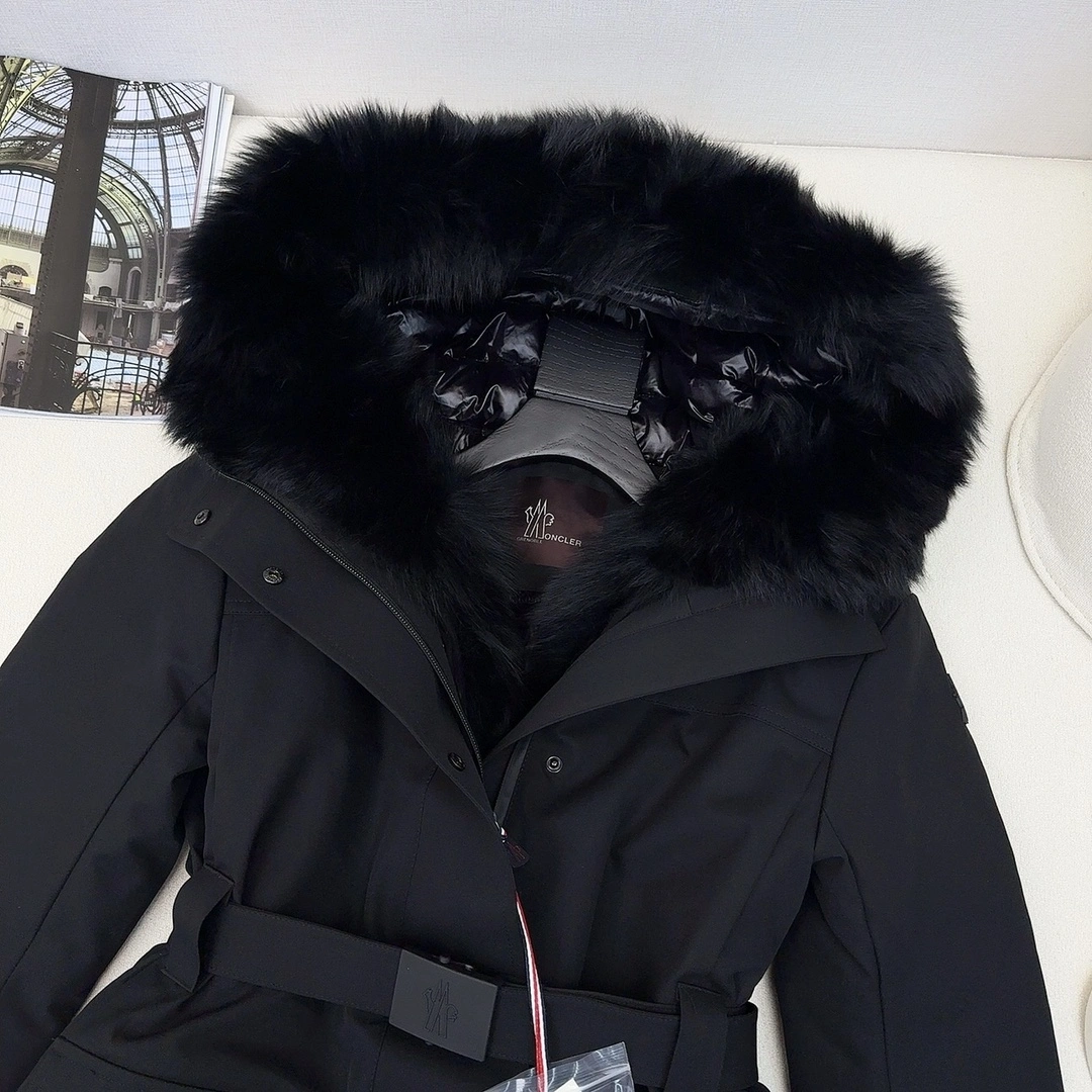 Moncler Down Jackets Versatile 146648