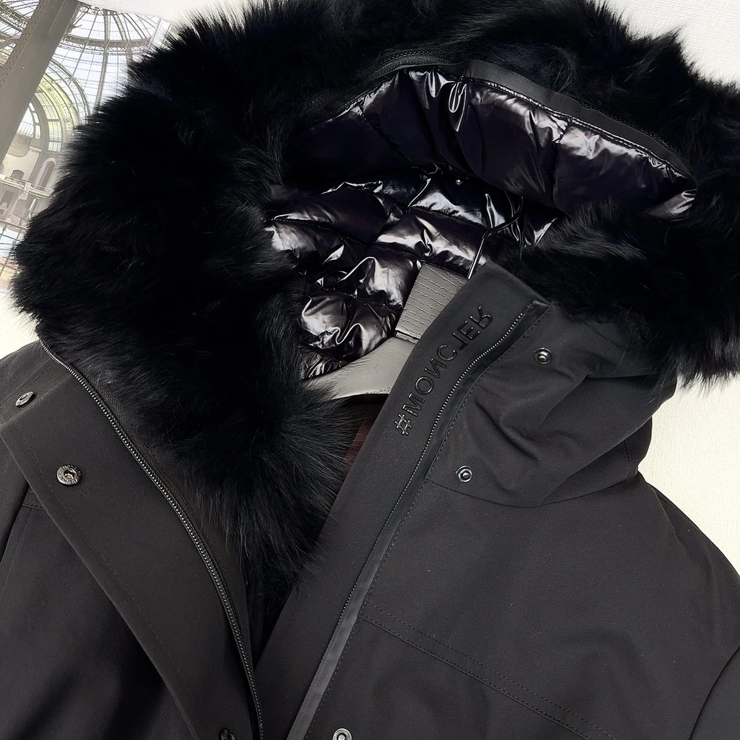 Moncler Down Jackets Versatile 146648