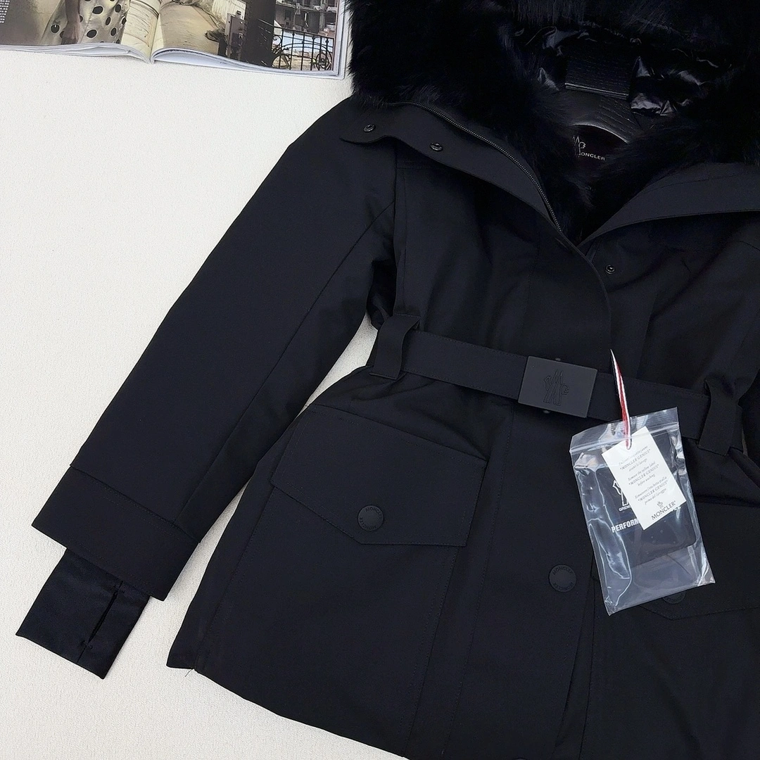 Moncler Down Jackets Versatile 146648
