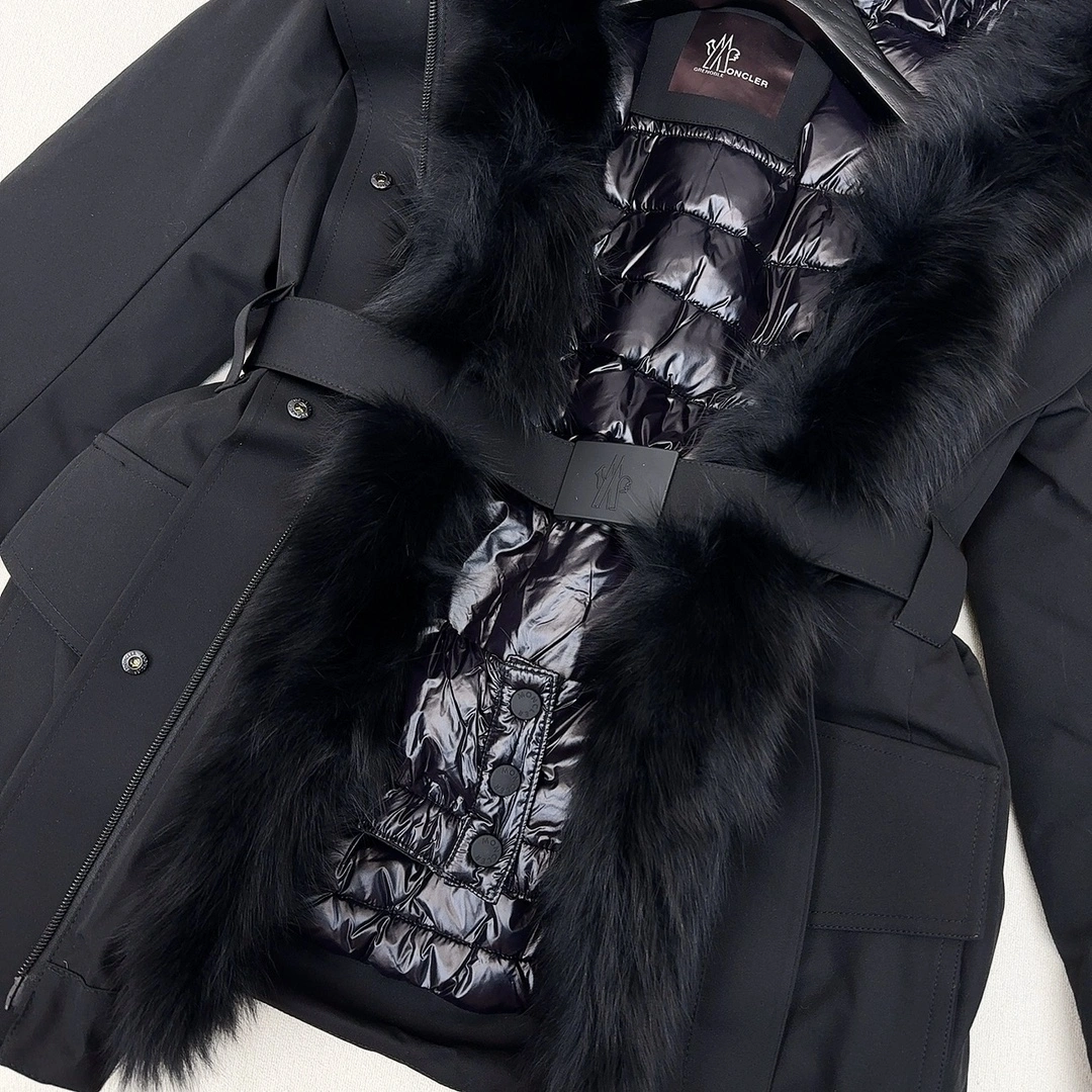 Moncler Down Jackets Versatile 146648