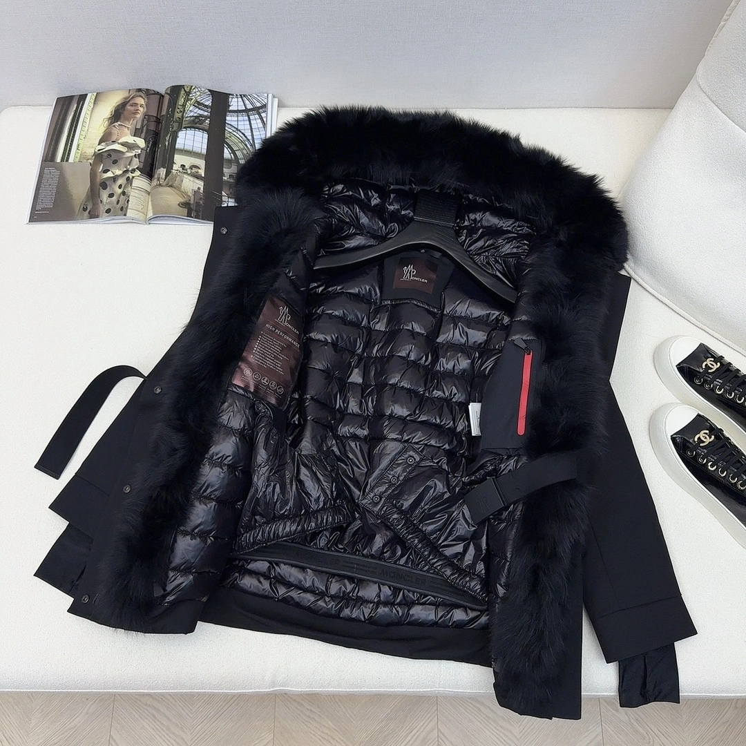 Moncler Down Jackets Versatile 146648