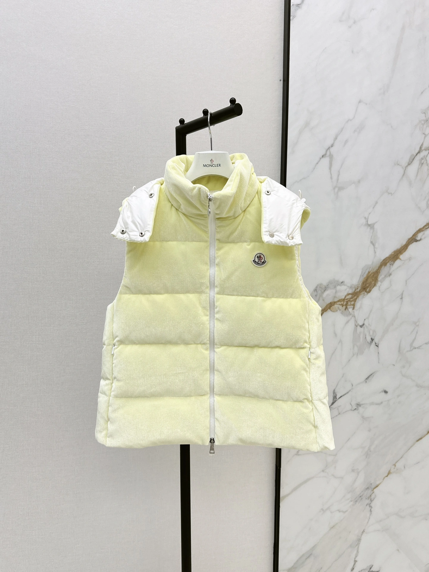 Moncler Down Jackets Premium 146620