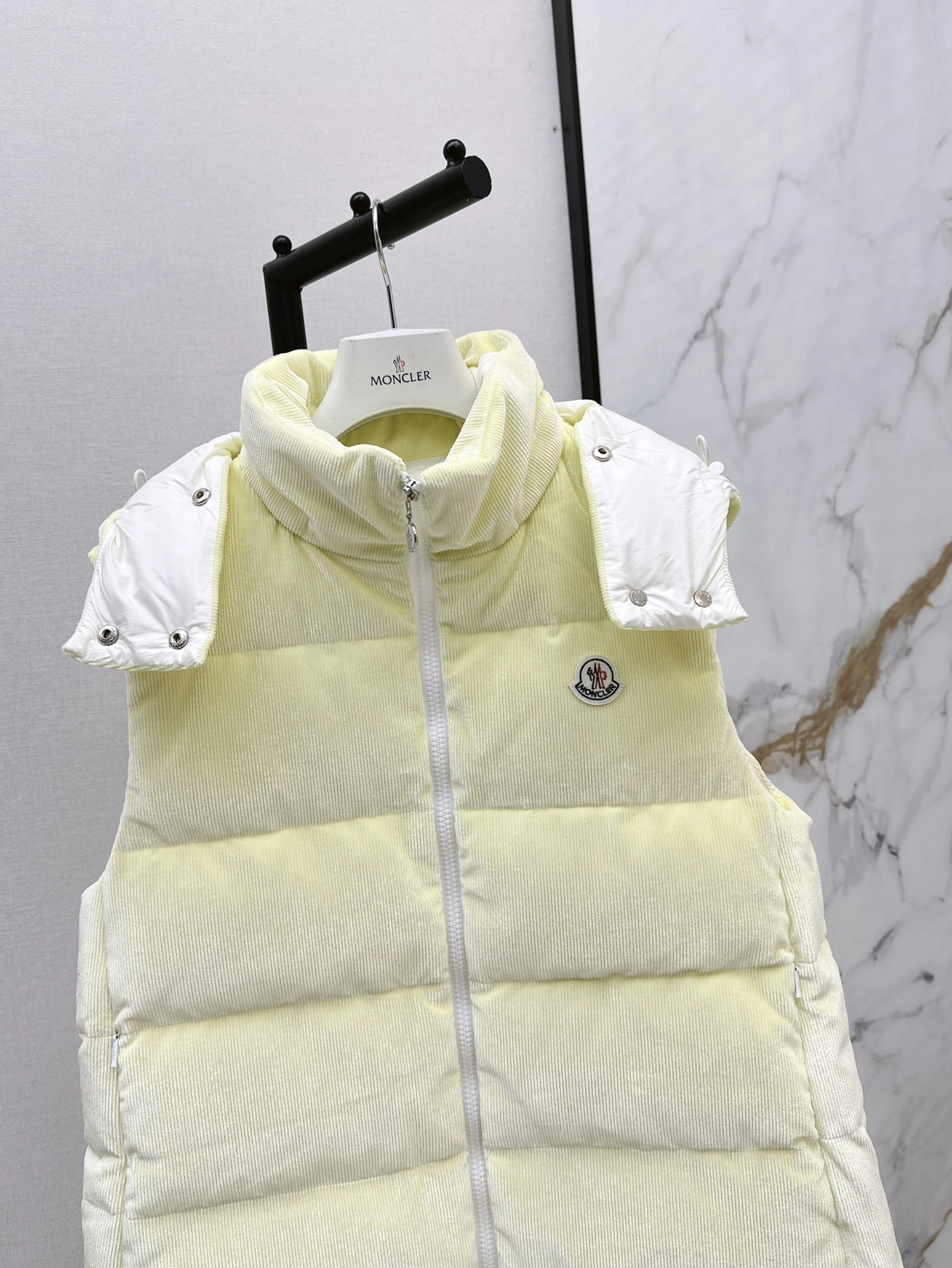 Moncler Down Jackets Premium 146620