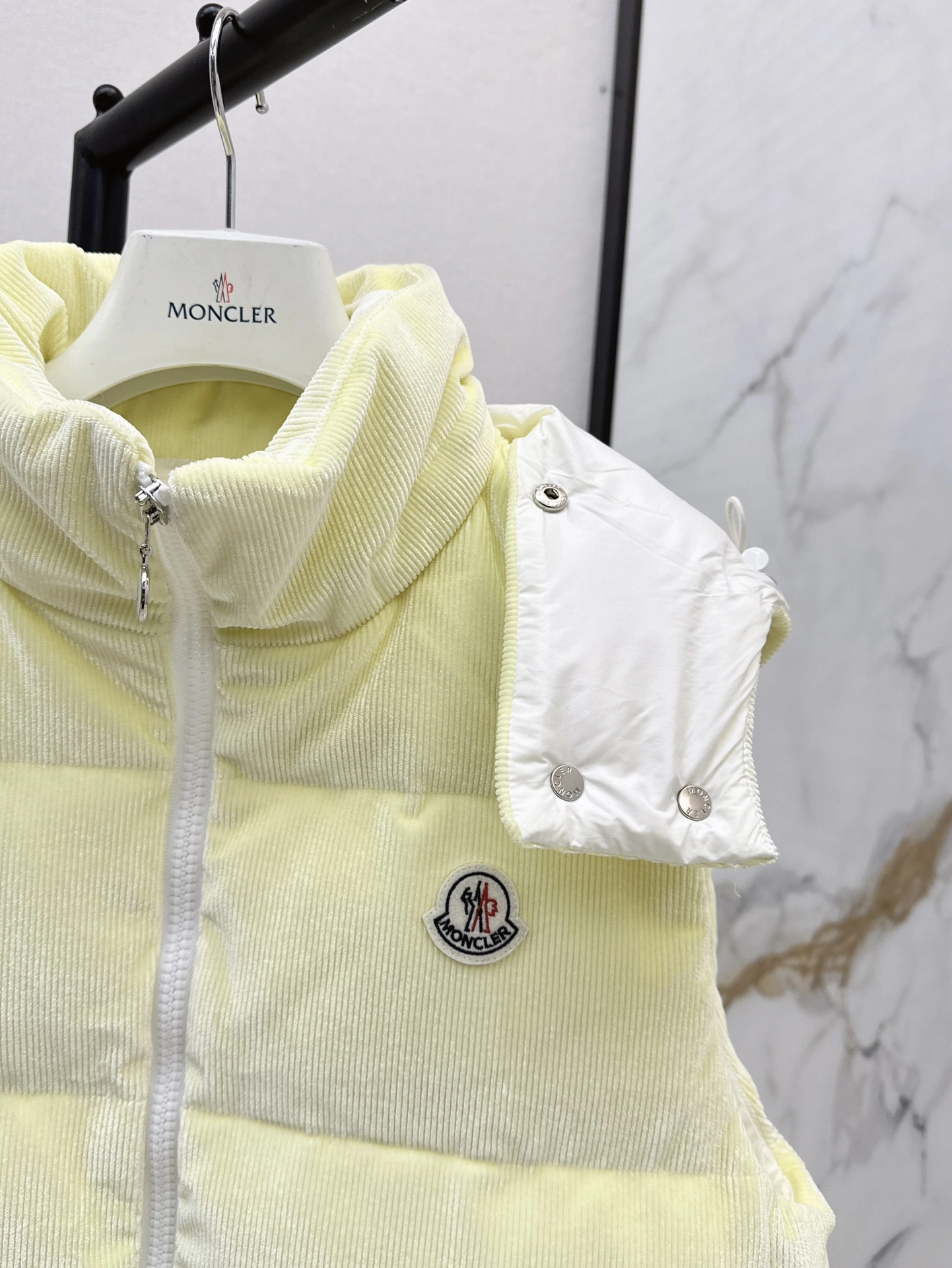 Moncler Down Jackets Premium 146620