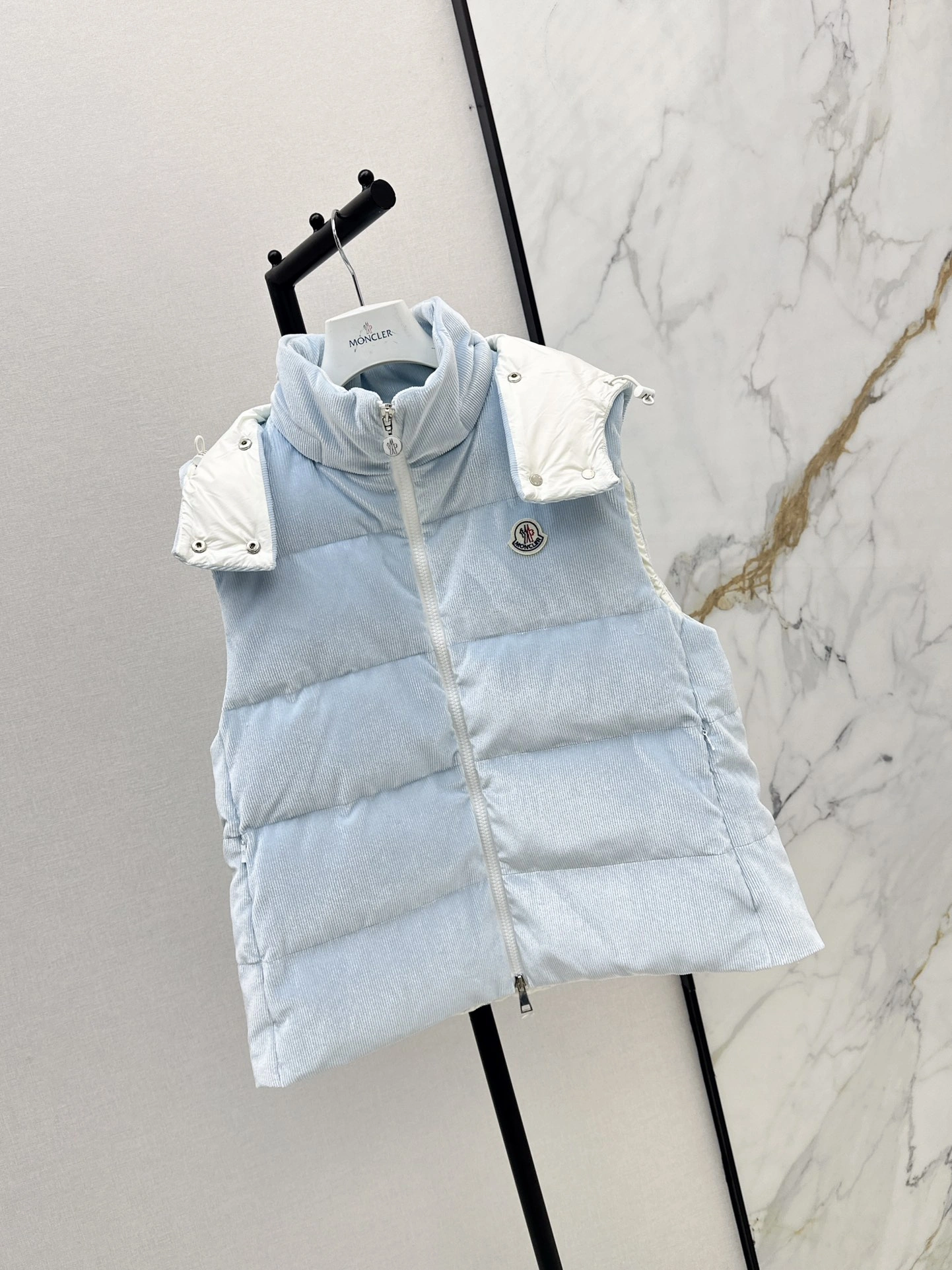 GoAnywhere Moncler Down Jackets 146624