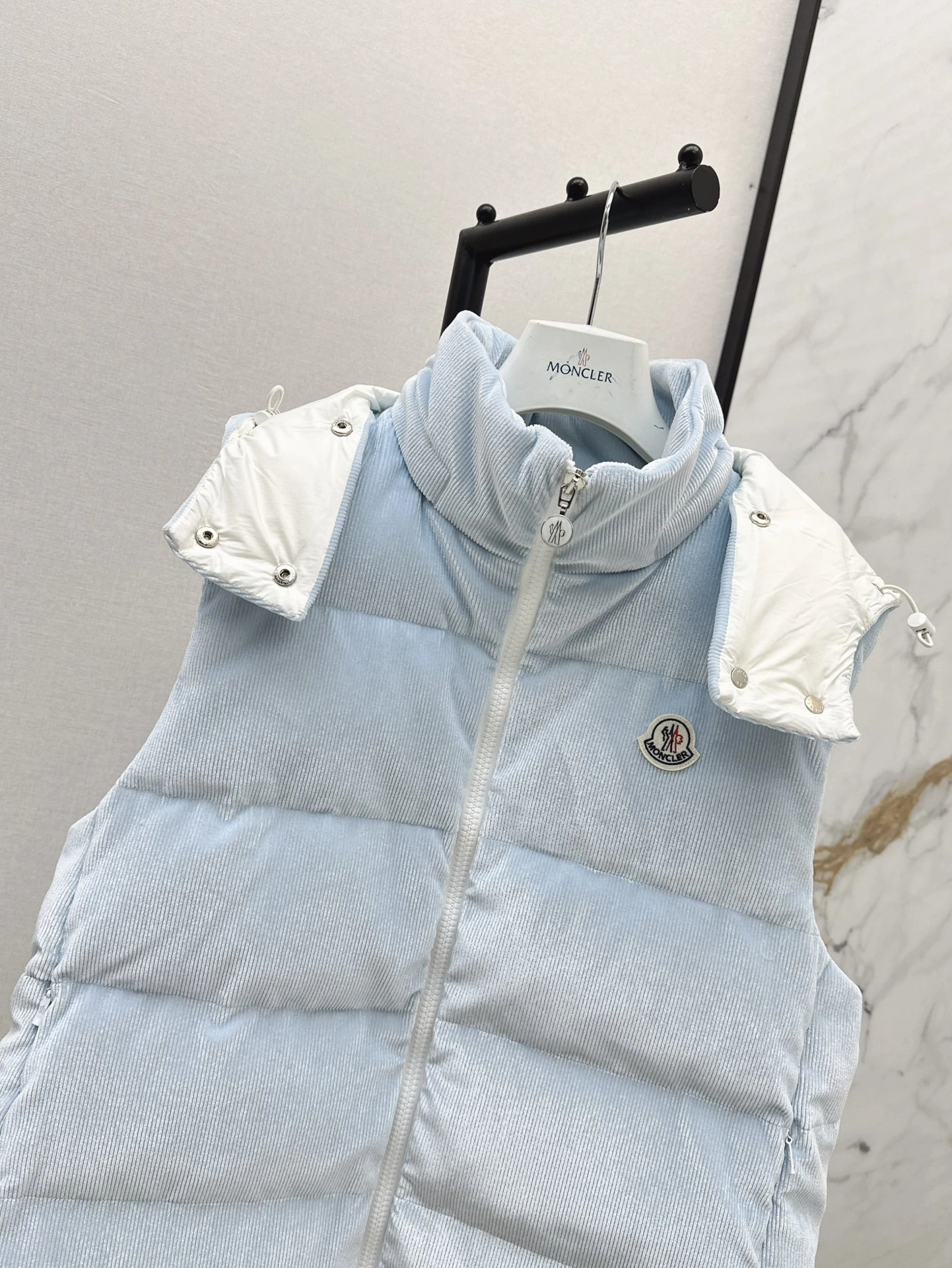 GoAnywhere Moncler Down Jackets 146624