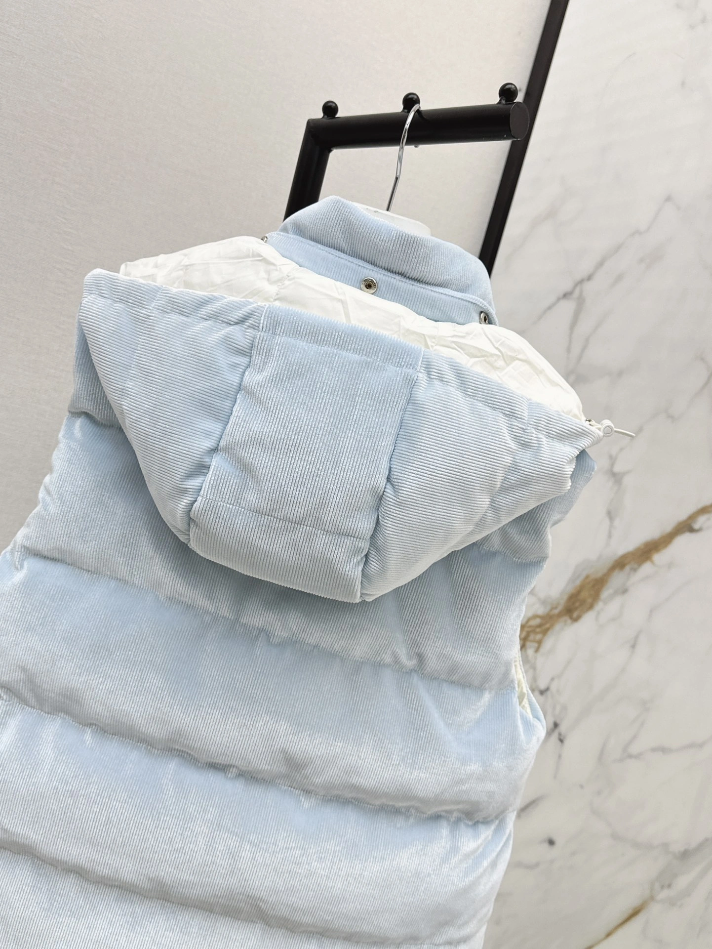 GoAnywhere Moncler Down Jackets 146624