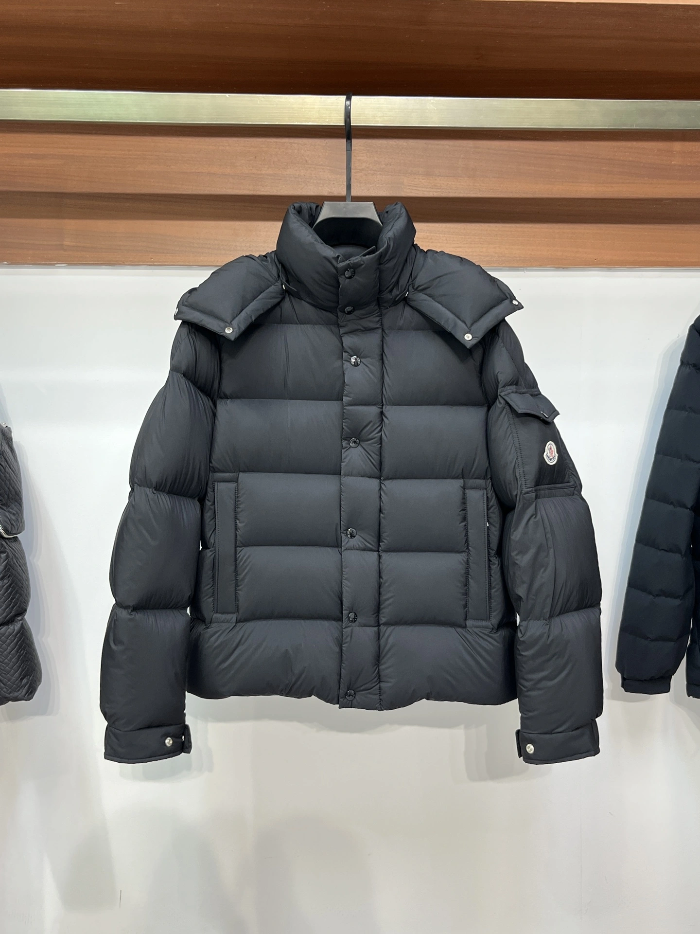 ModernLook Moncler Down Jackets 146633