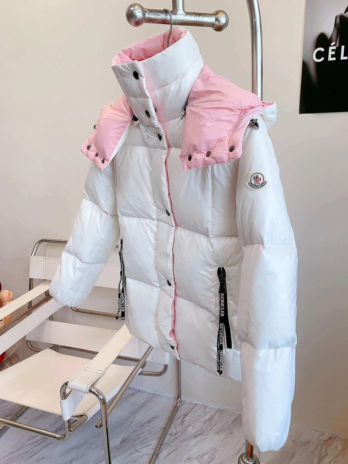 Moncler Down Jackets Resilient 146635
