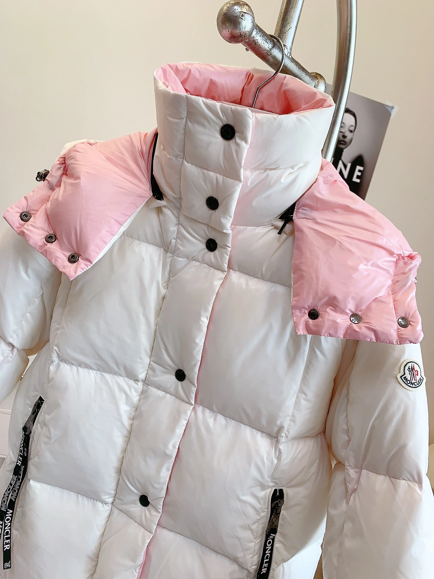 Moncler Down Jackets Resilient 146635