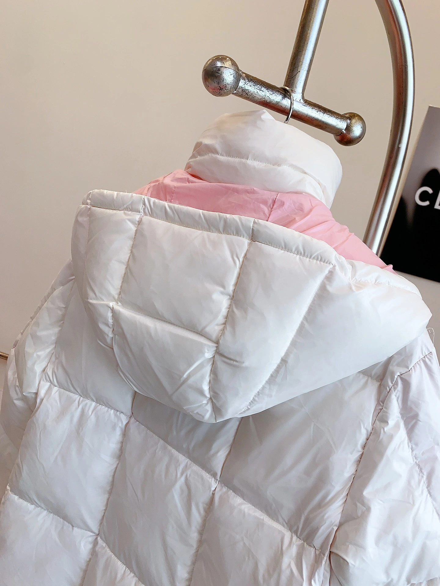Moncler Down Jackets Resilient 146635