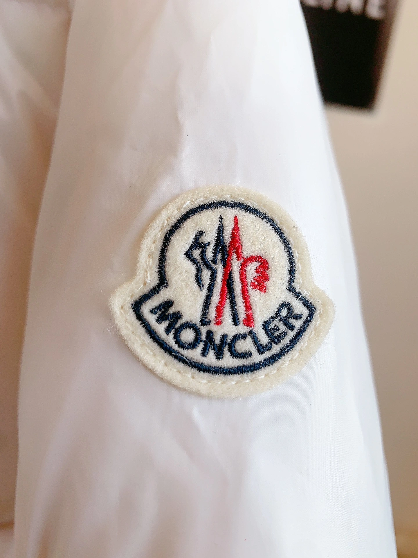 Moncler Down Jackets Resilient 146635
