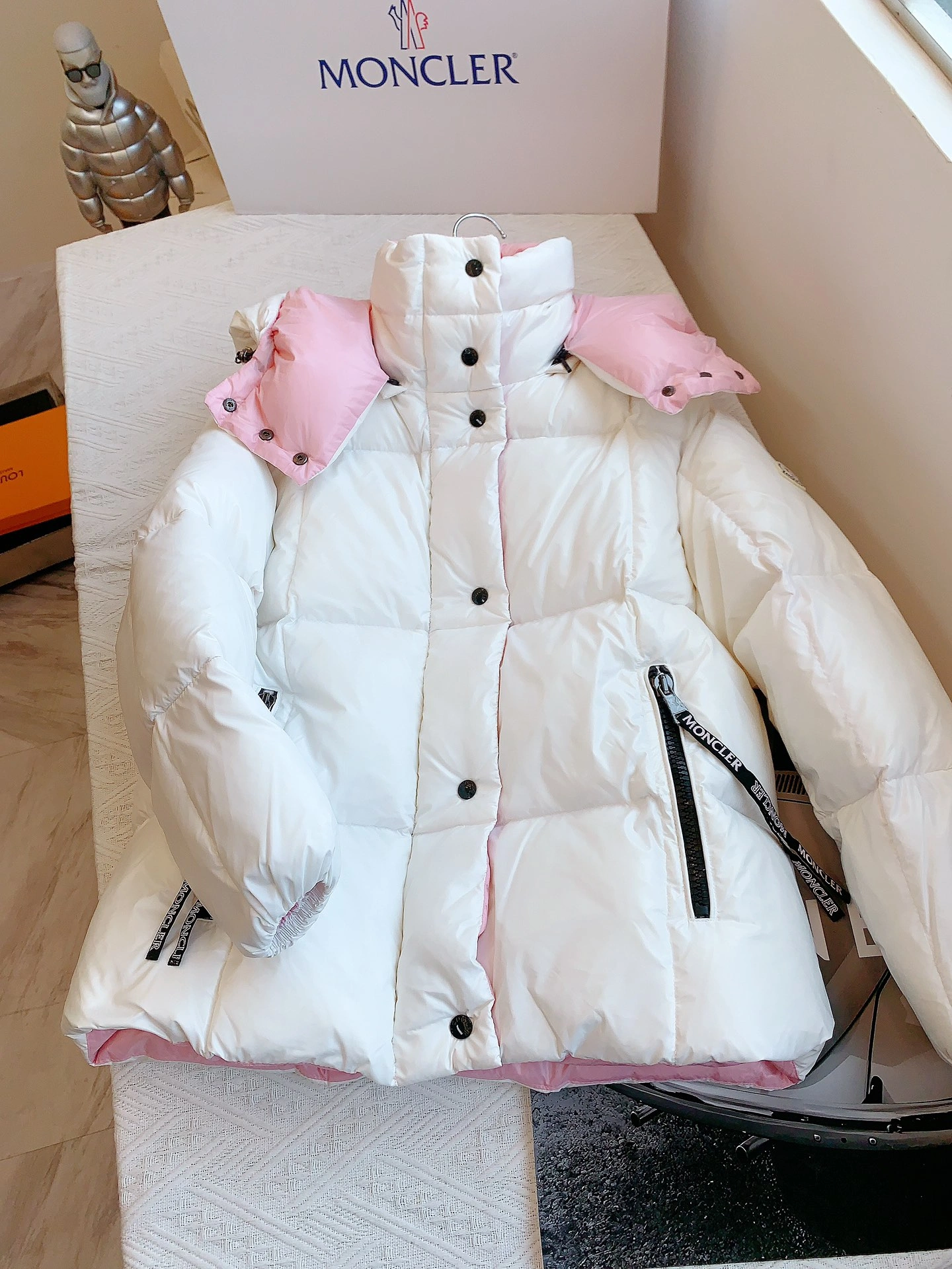 Moncler Down Jackets Modern 146687