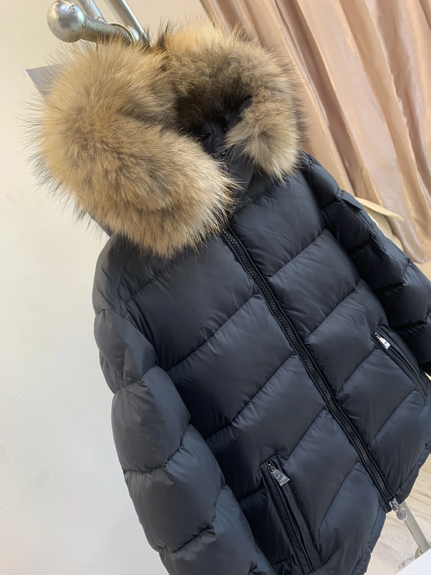 Moncler Down Jackets Sleek 146613