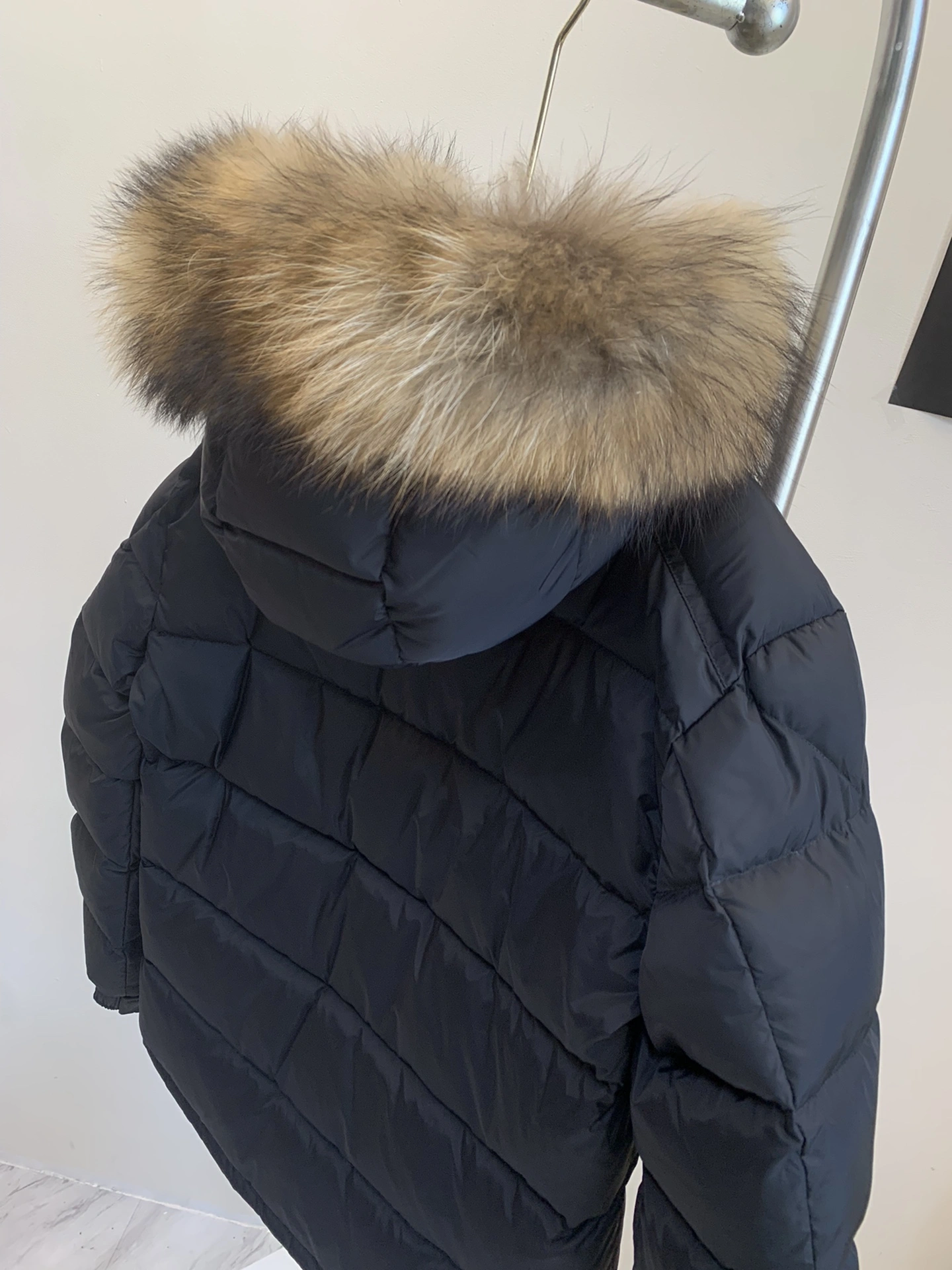 Moncler Down Jackets Sleek 146613