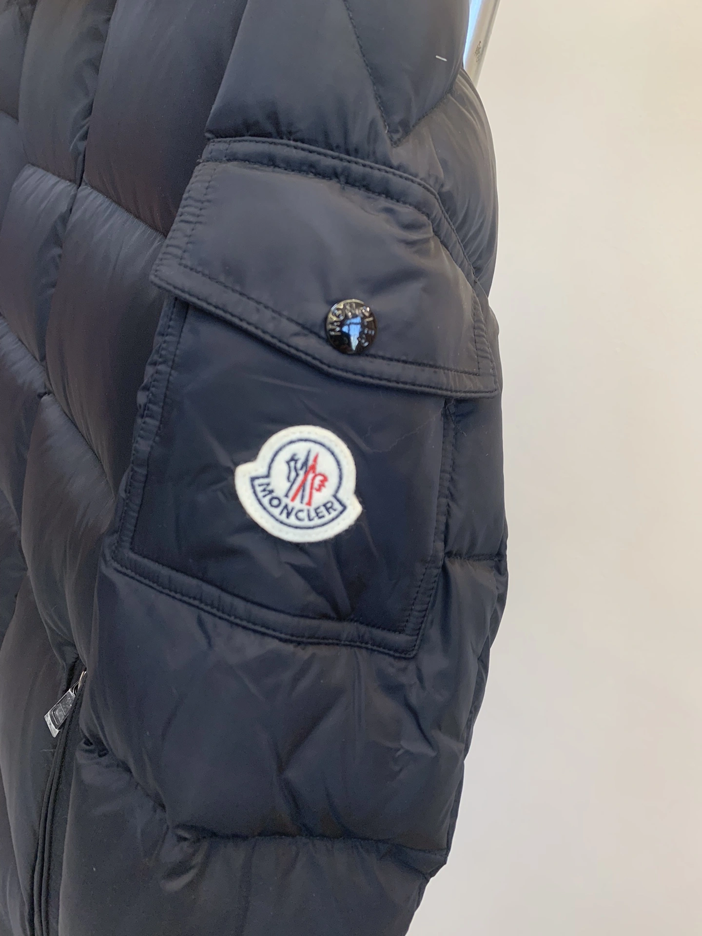 Moncler Down Jackets Sleek 146613
