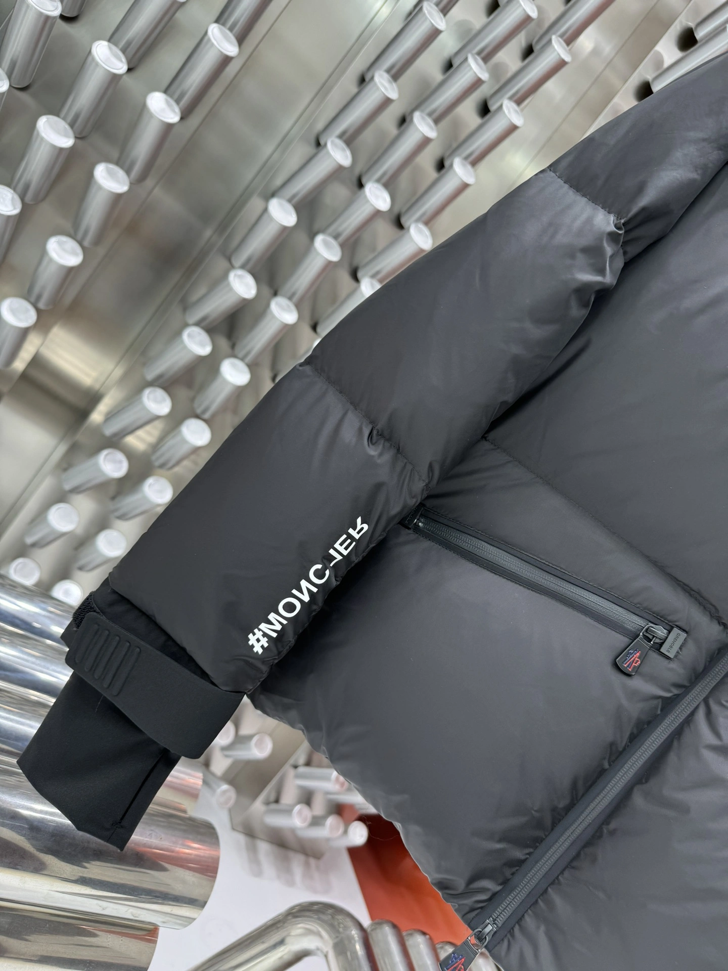Resilient Moncler Down Jackets 146618