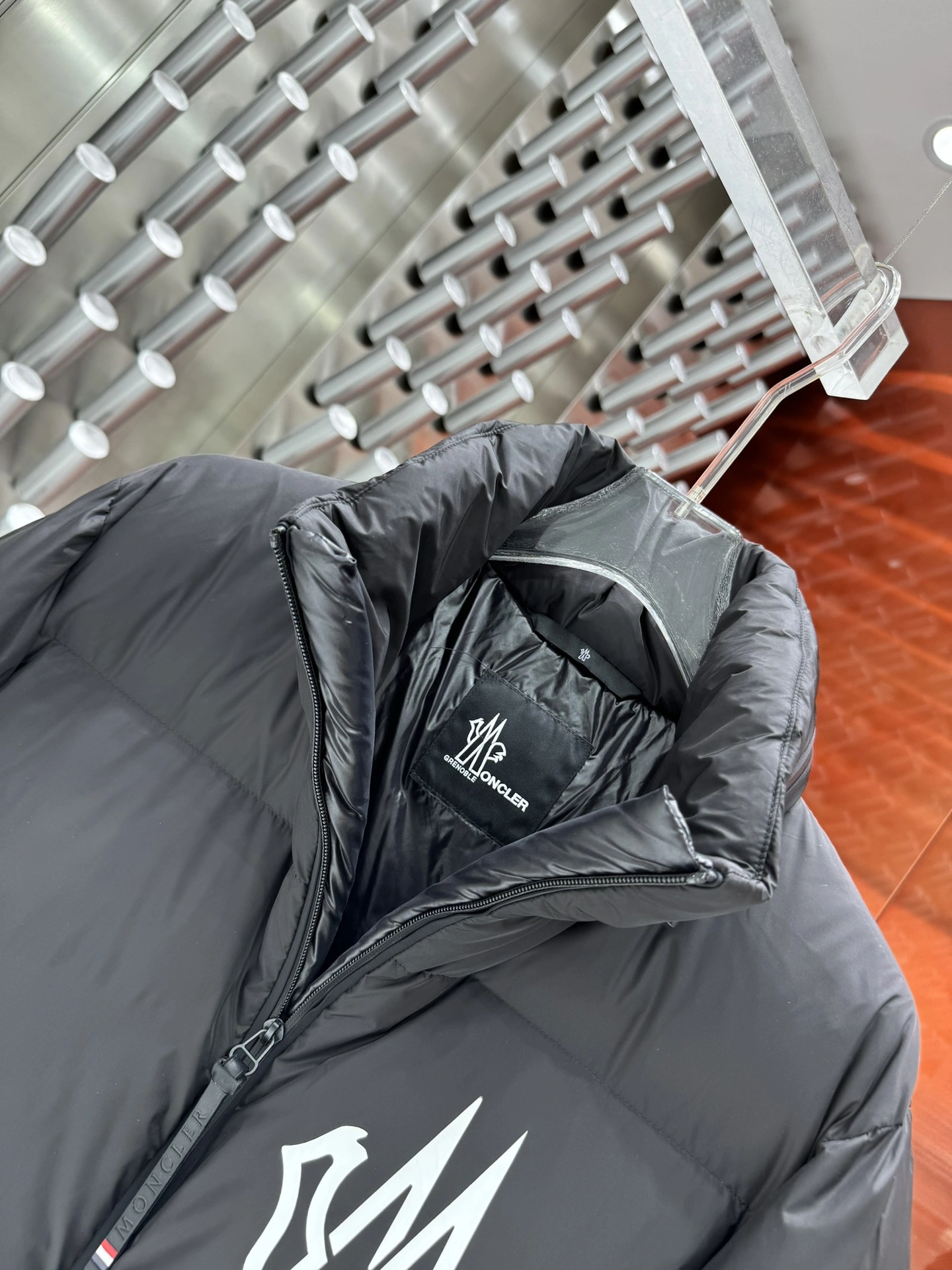 Resilient Moncler Down Jackets 146618