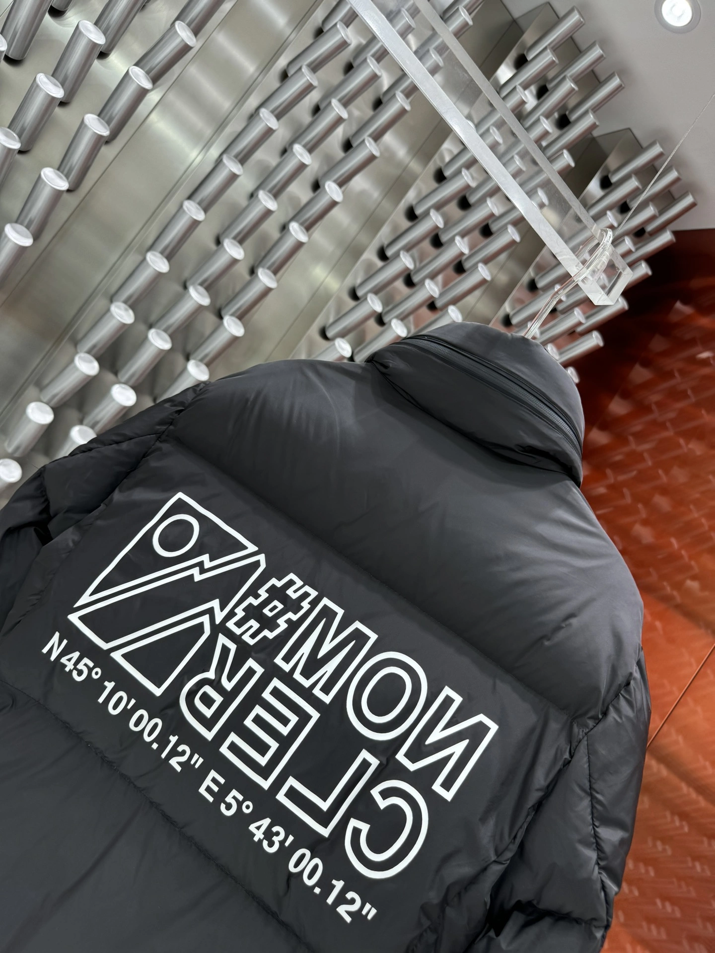 Resilient Moncler Down Jackets 146618