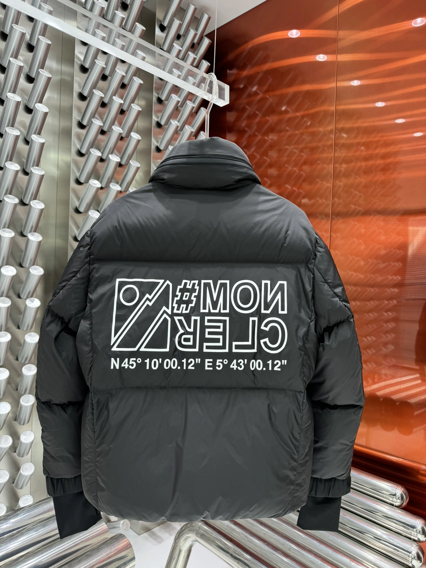 Resilient Moncler Down Jackets 146618