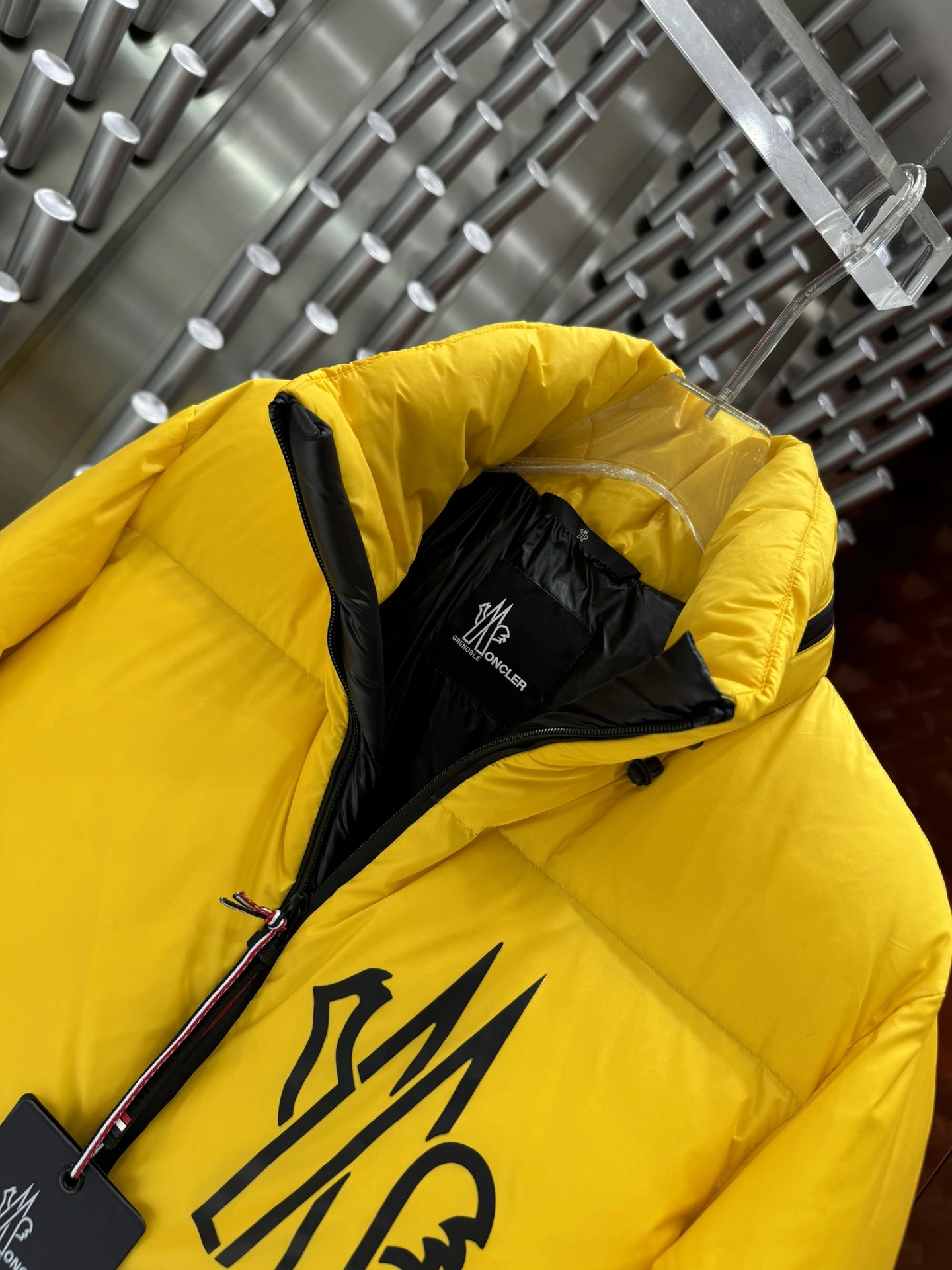 Moncler Down Jackets Flexible 146614