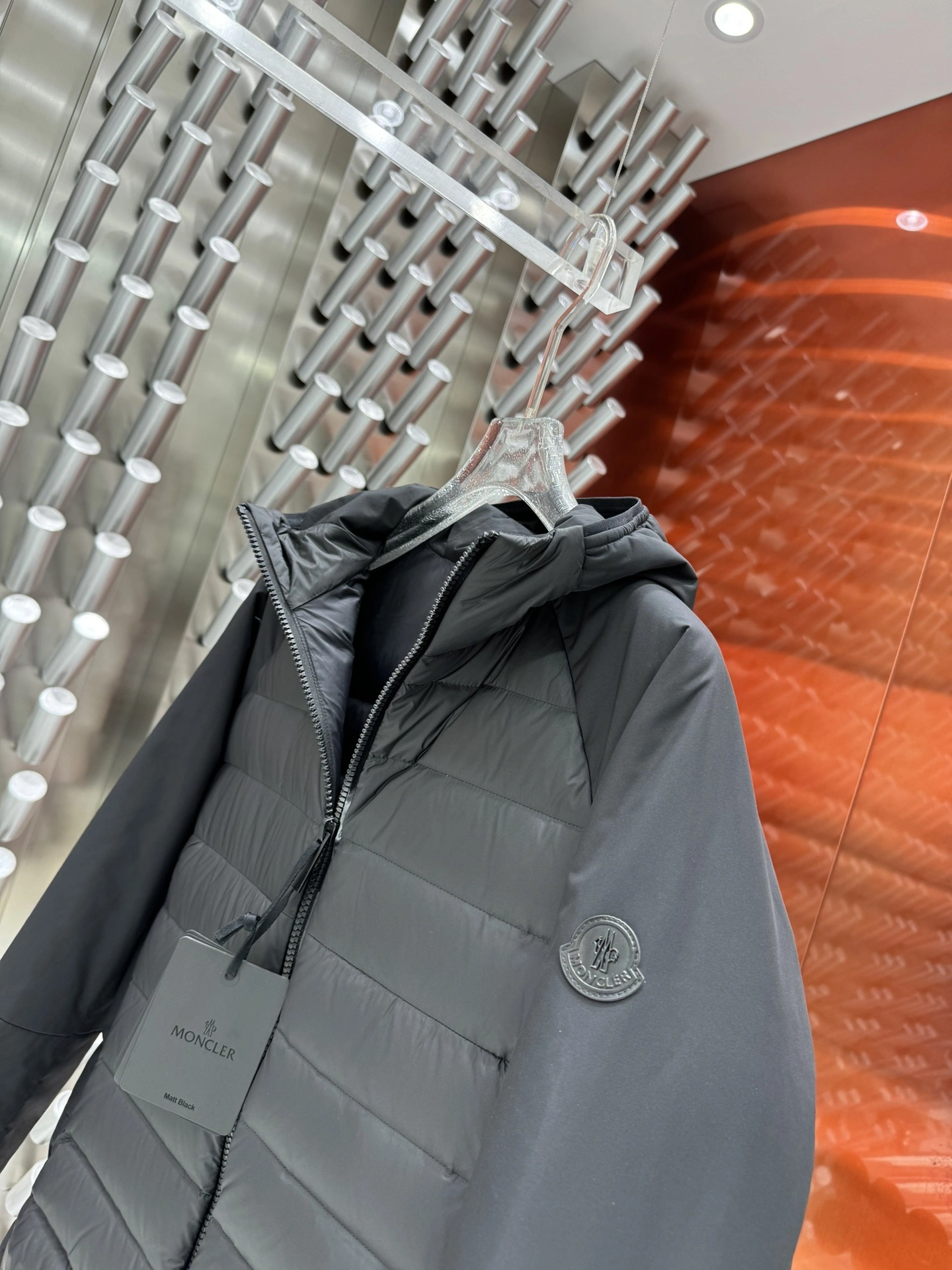 Moncler Down Jackets EasyMatch 146607