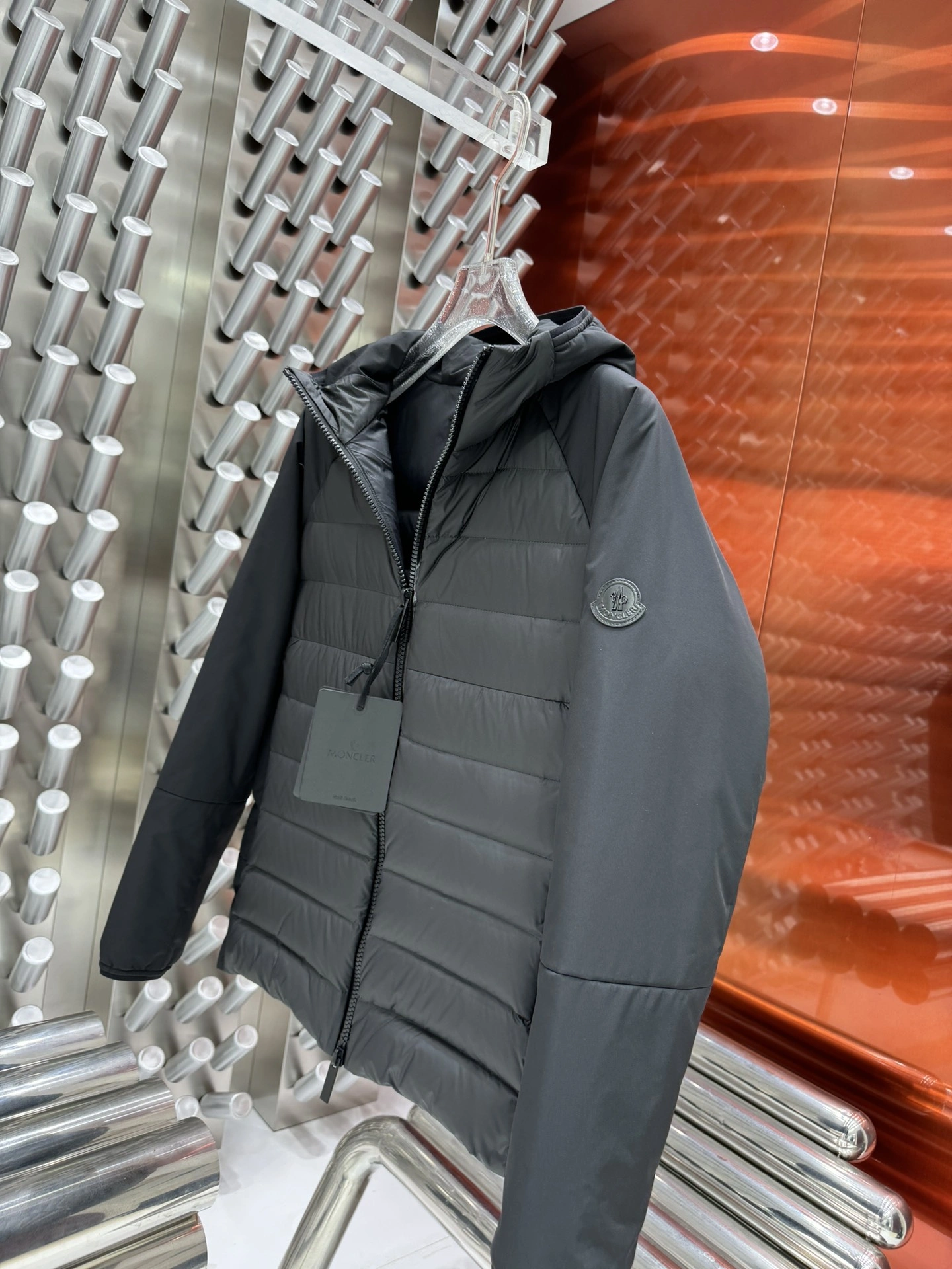 Moncler Down Jackets EasyMatch 146607