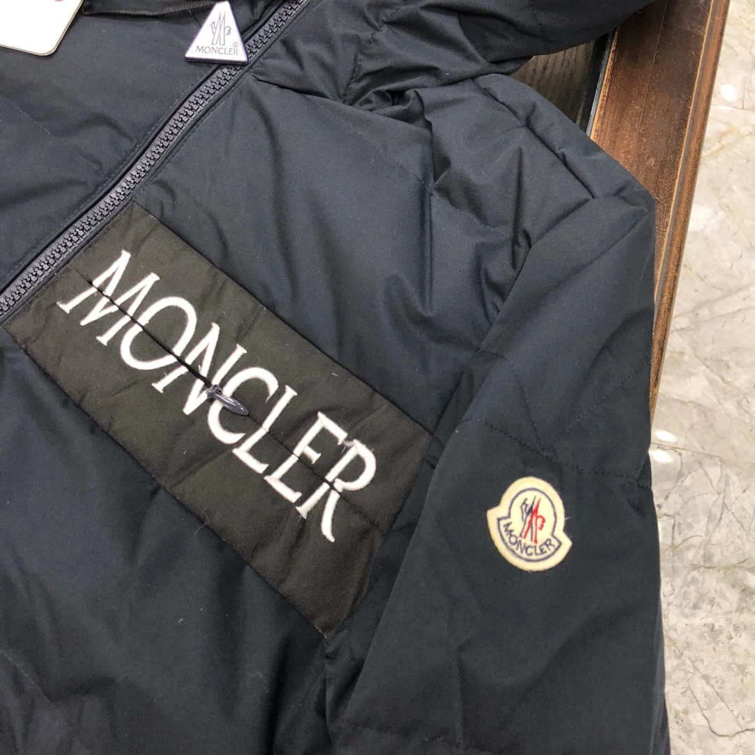 FlexibleFit Moncler Down Jackets 146605