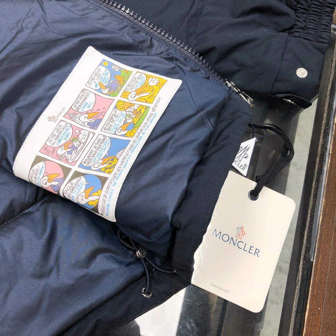 FlexibleFit Moncler Down Jackets 146605