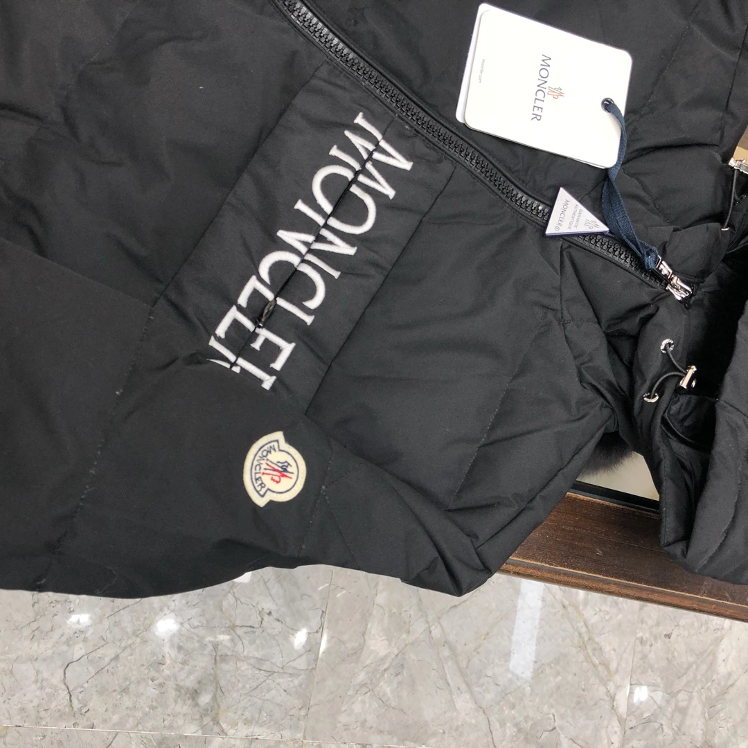 Moncler Down Jackets Popular 146604