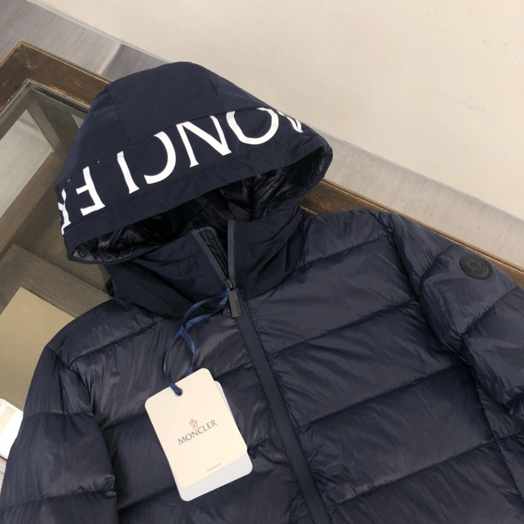 Moncler Down Jackets Snug 146601