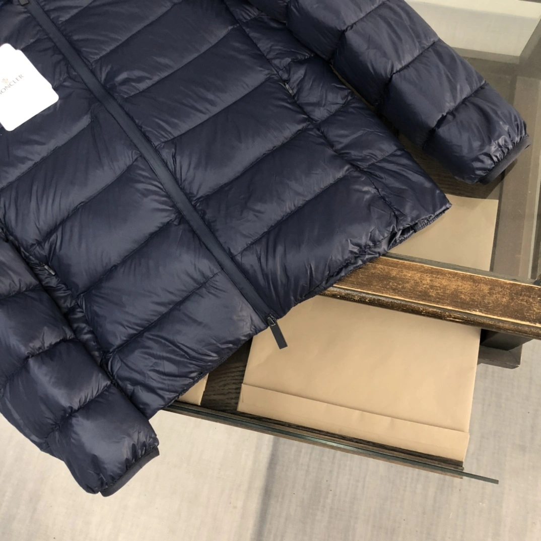 Moncler Down Jackets Snug 146601