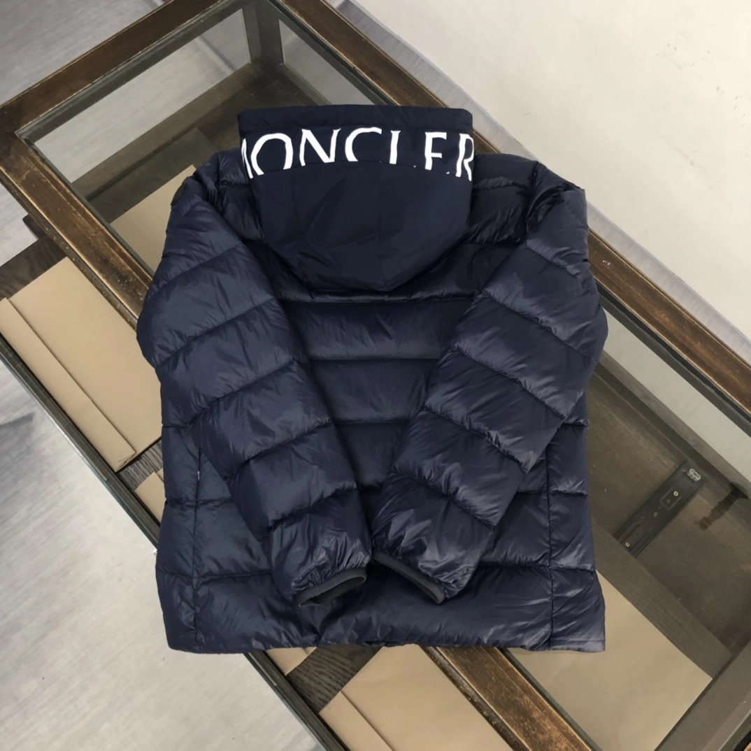 Moncler Down Jackets Snug 146601
