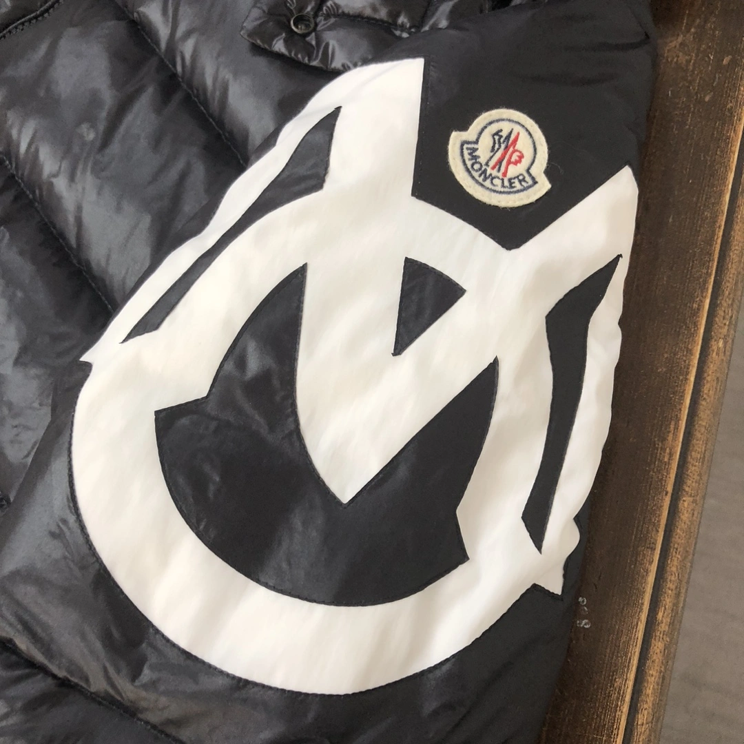 Reliable Moncler Down Jackets 146597