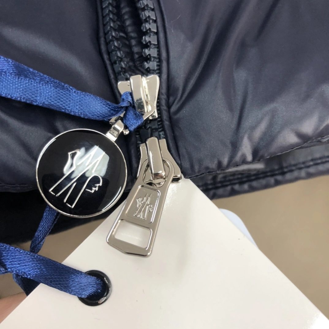 Comfortable Moncler Down Jackets 146600