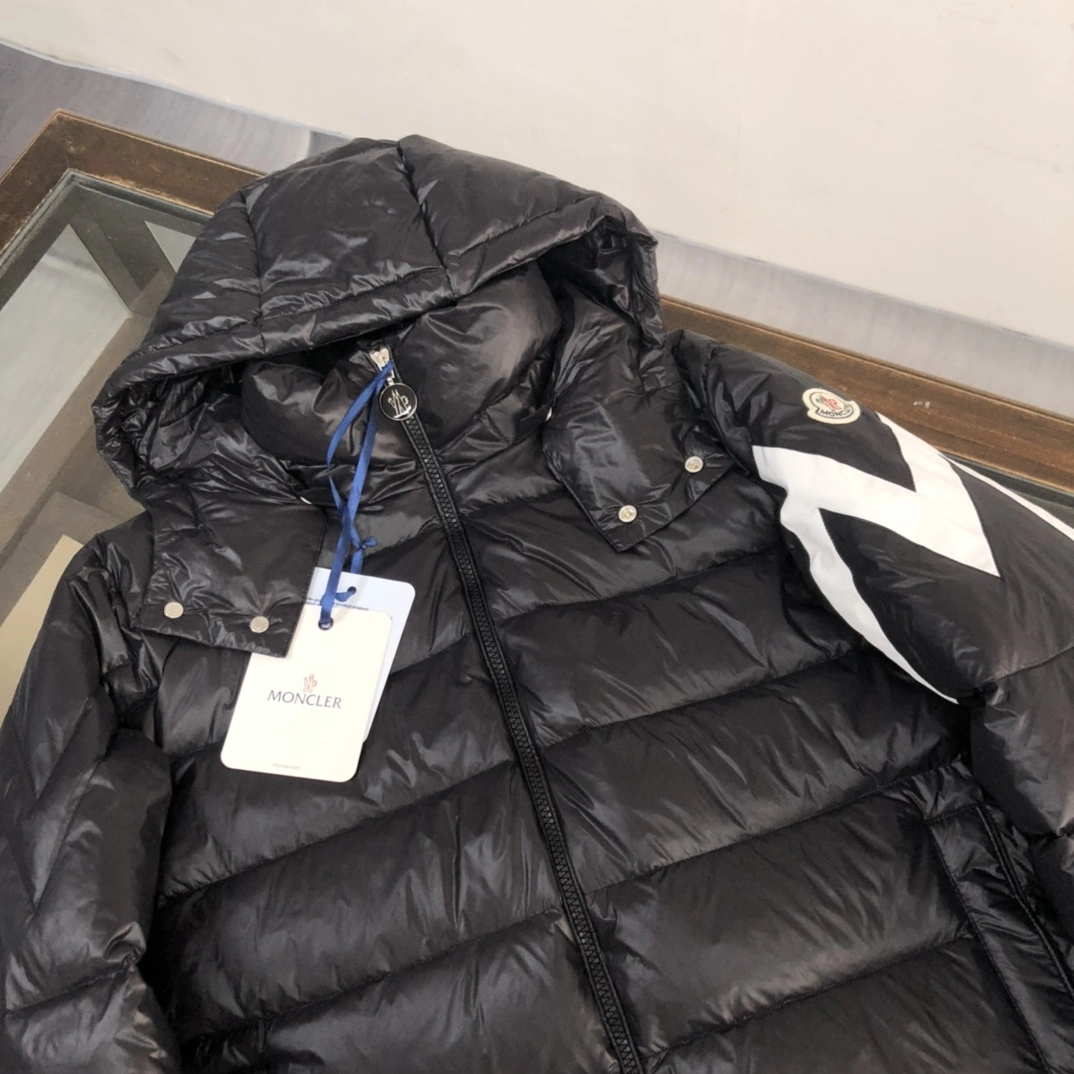 Moncler Down Jackets QuickDry 146586