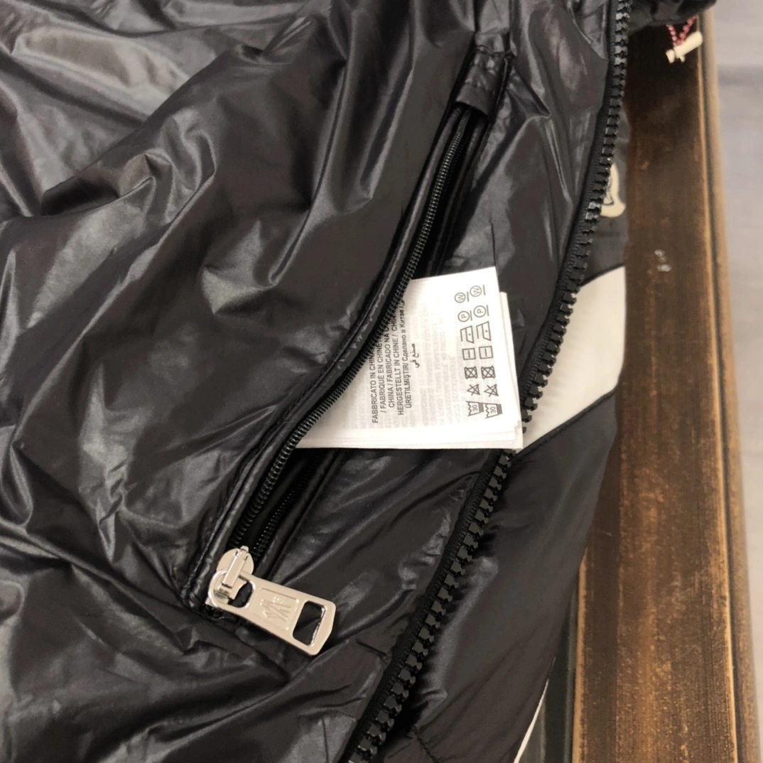 Moncler Down Jackets QuickDry 146586