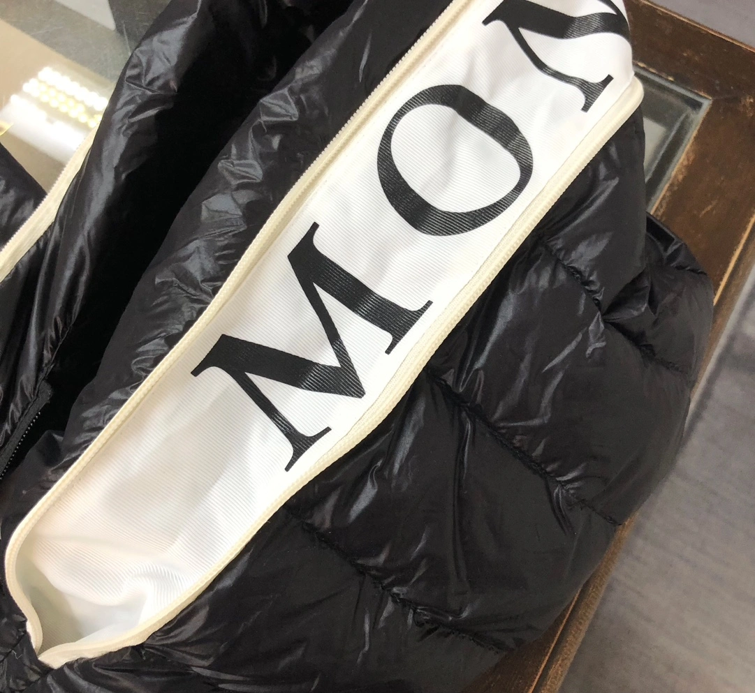 Stylish Moncler Down Jackets 146585