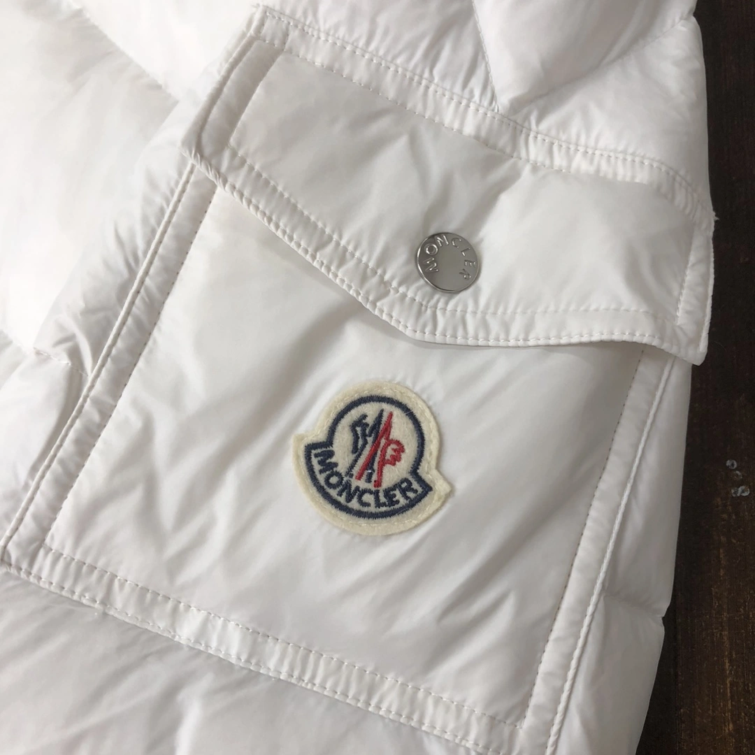 EyeCatching Moncler Down Jackets 146588