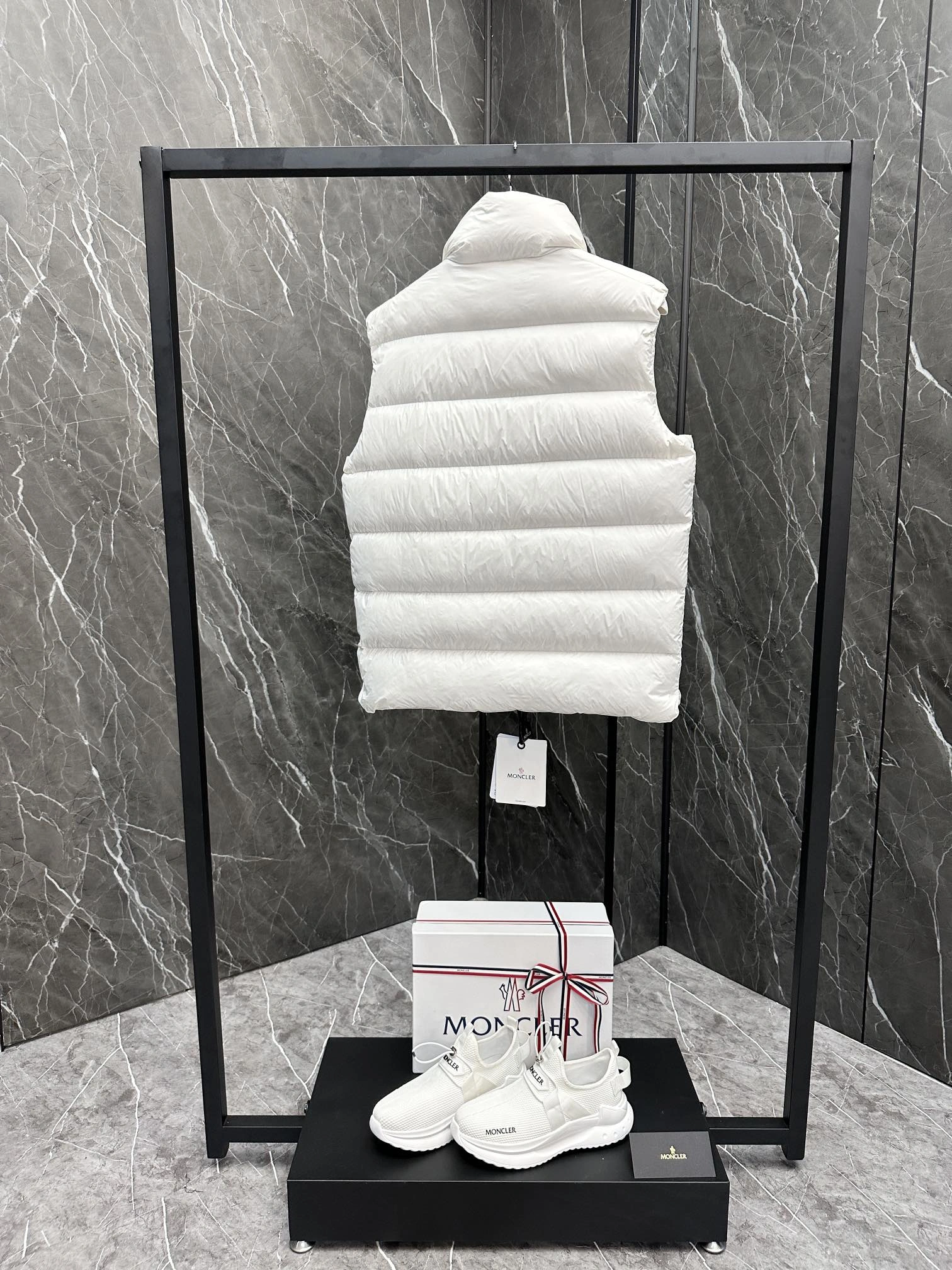 Moncler Down Jackets QuickDry 146591