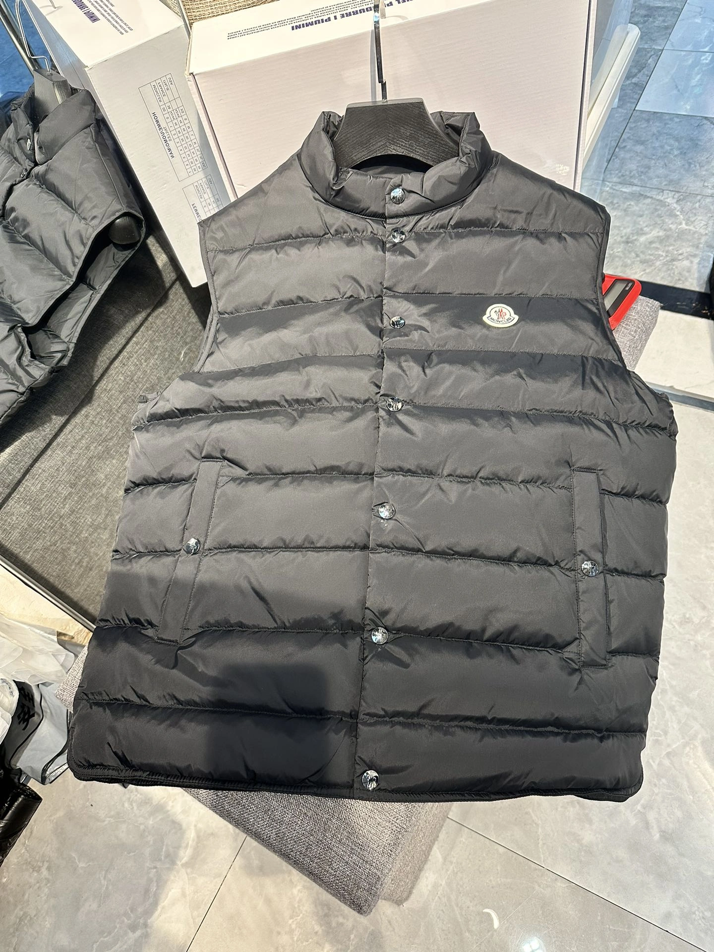 FreshLook Moncler Down Jackets 146568