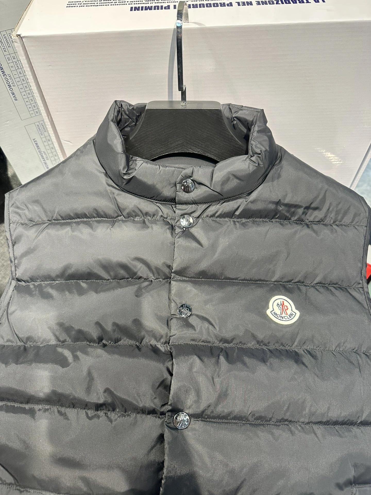 FreshLook Moncler Down Jackets 146568