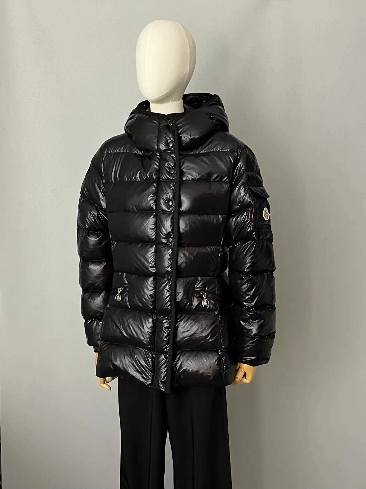 Moncler Down Jackets AllSeason 146570