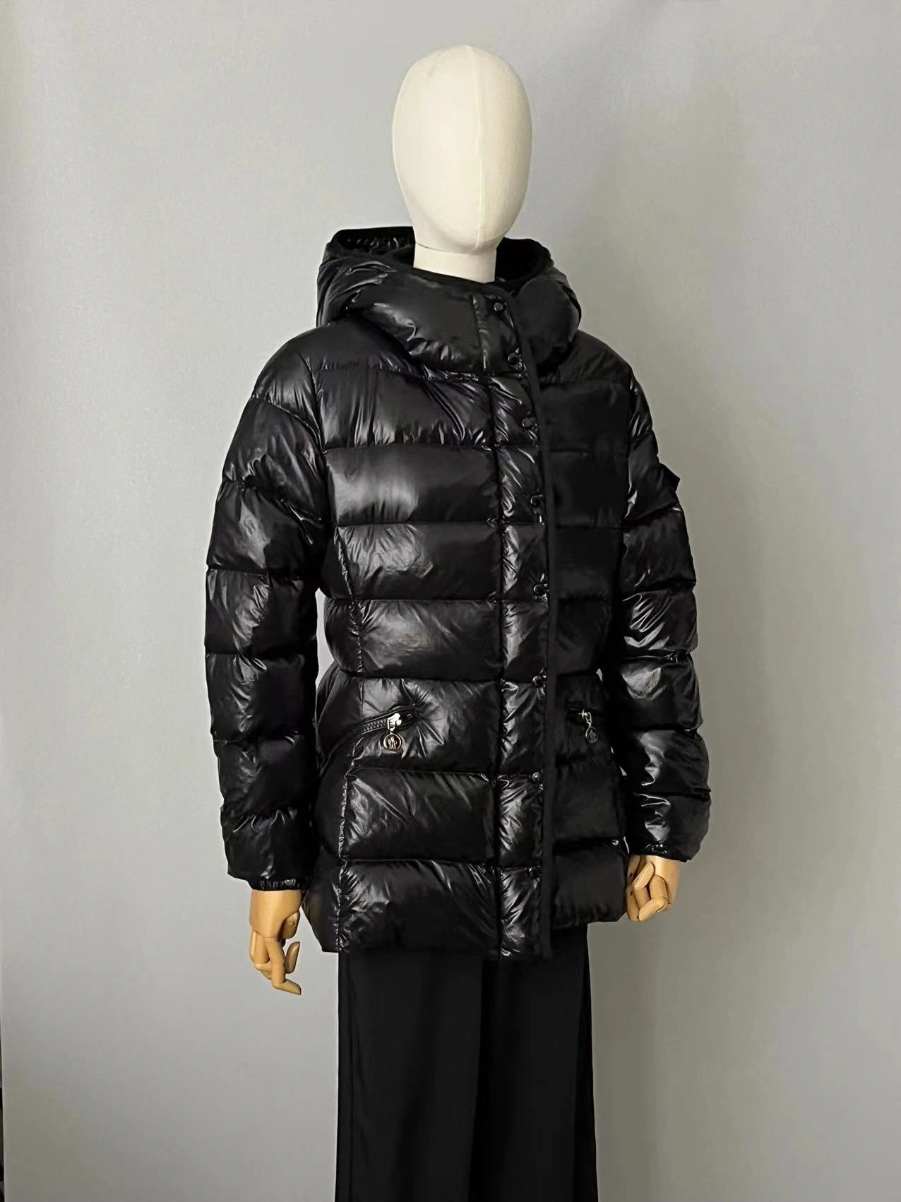 Moncler Down Jackets AllSeason 146570