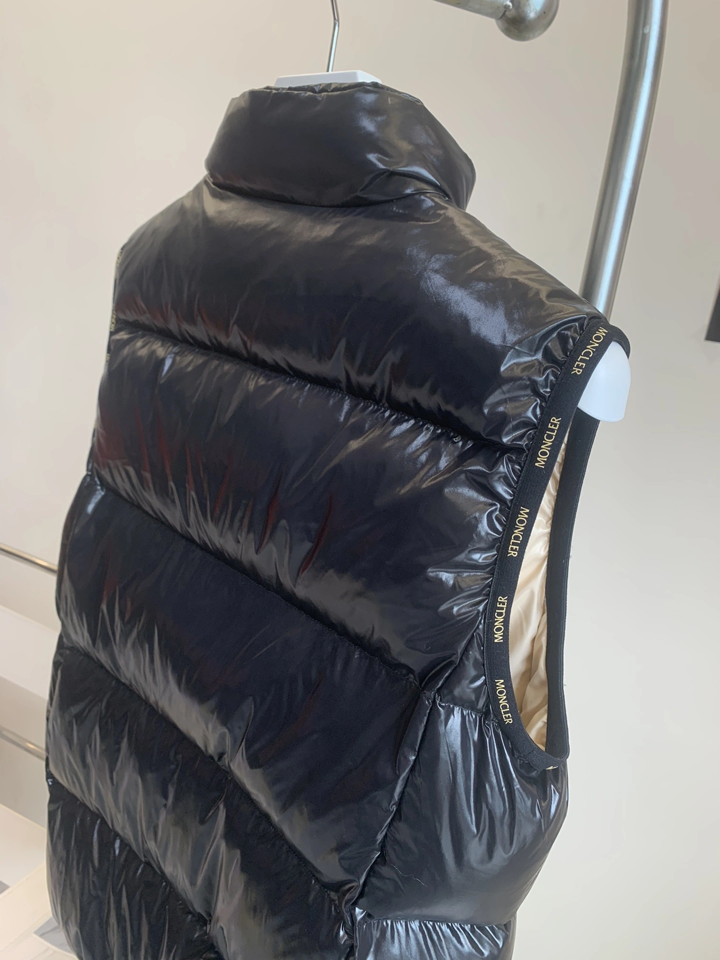 FashionForward Moncler Down Jackets 146583
