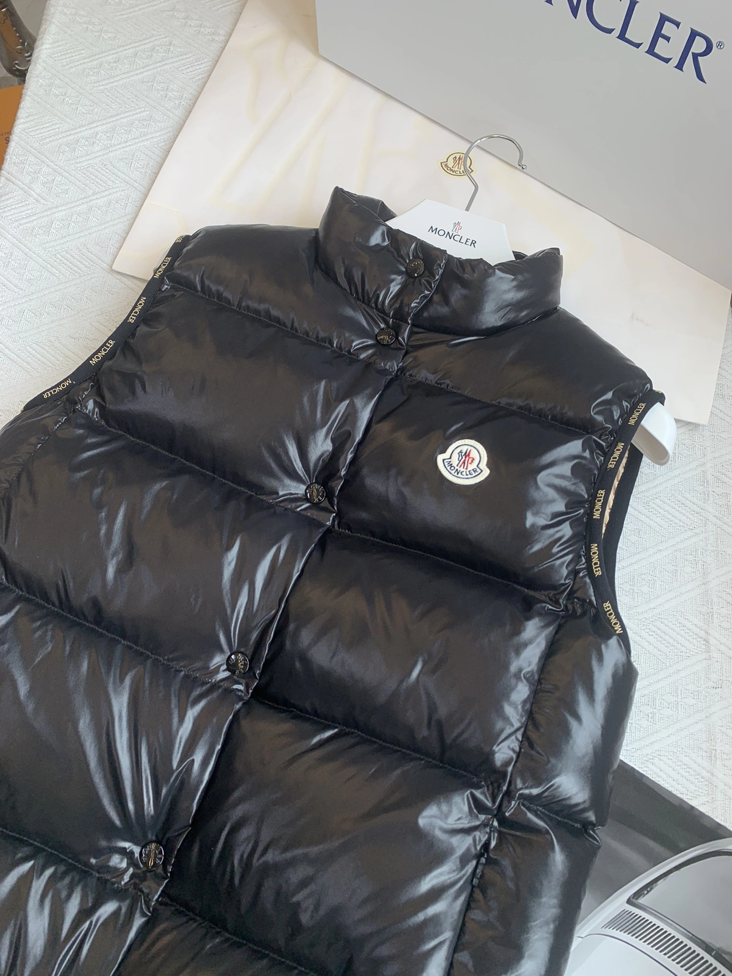 FashionForward Moncler Down Jackets 146583