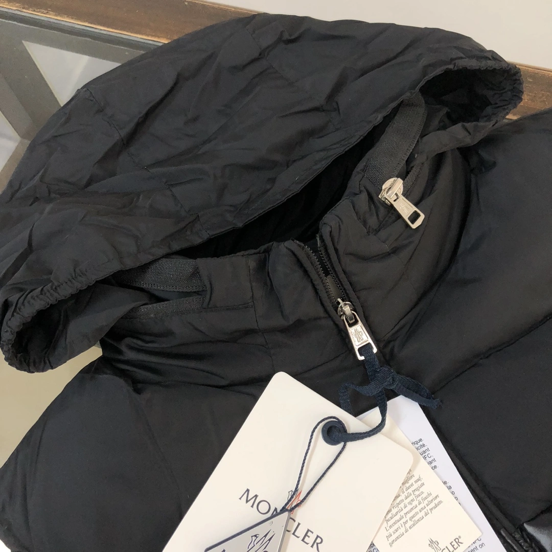 Moncler Down Jackets Stylish 146569