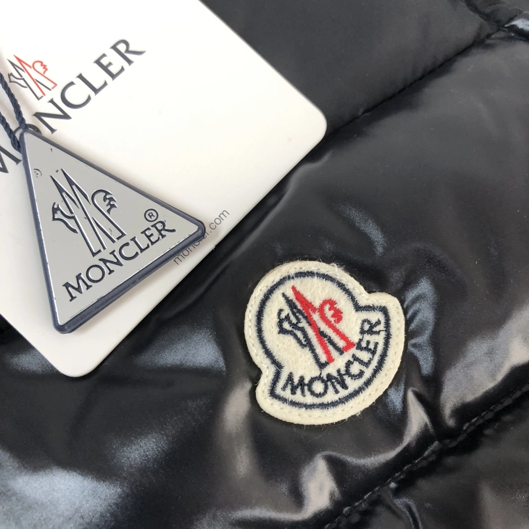 Moncler Down Jackets Stylish 146569